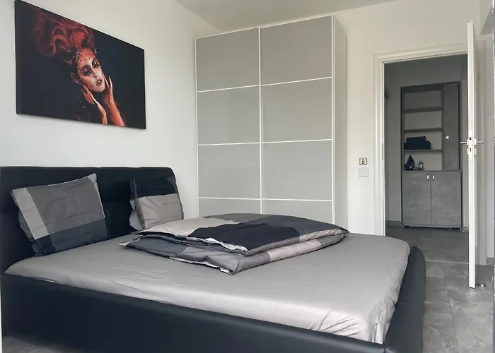 Lakeview 2 Room Penthouse Rooftop Terrace W15